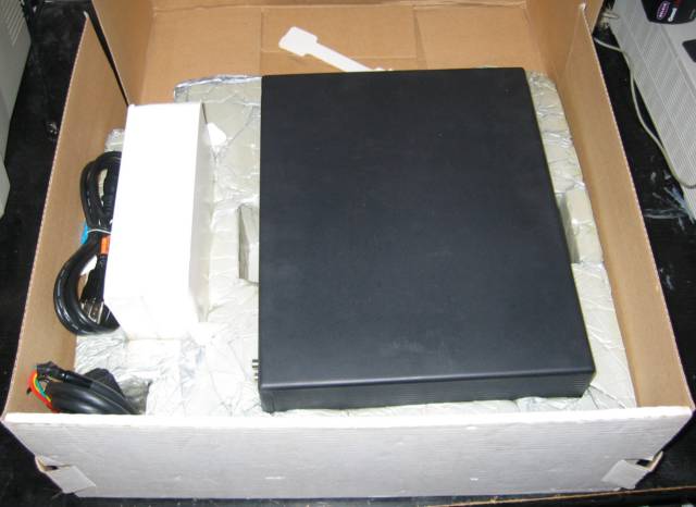 Online Media STB1 box open