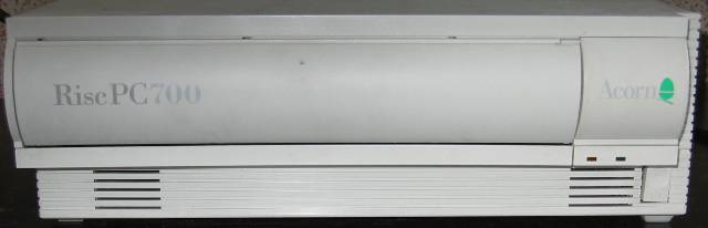 Risc PC 700 front